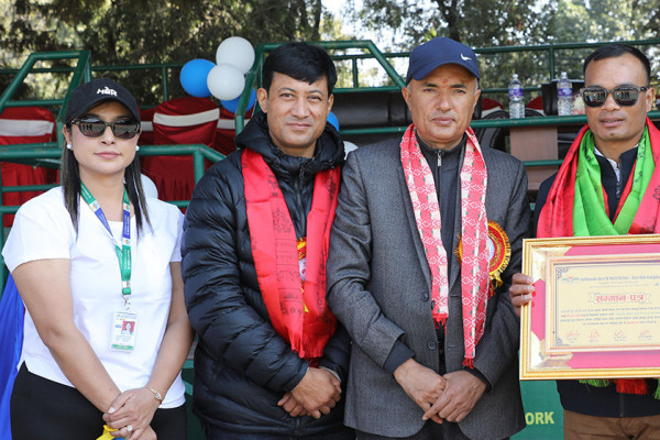 फुटबलर भरत सम्मानित